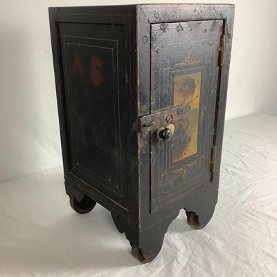 6117 Antique Fireproof Iron Safe