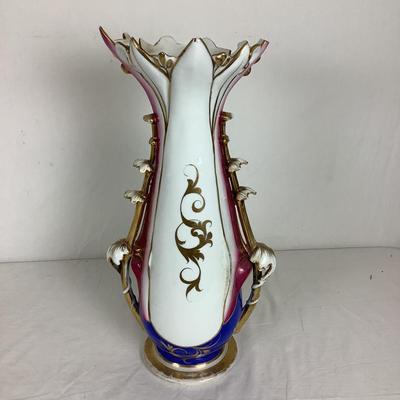 Lot. 6118. Antique Porcelain Vieux Vase
