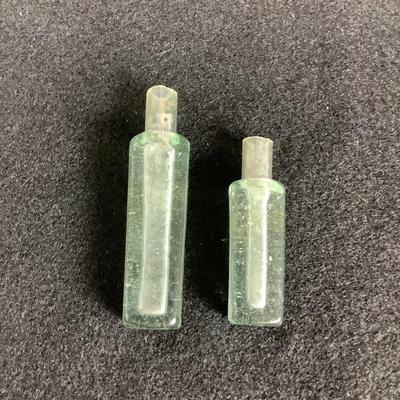 Lot. 6124. Set of 4 Vintage Glass Bottles/2 Tiny Poison Bottles