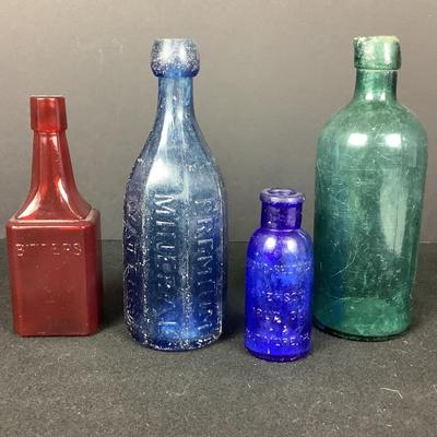 Lot. 6124. Set of 4 Vintage Glass Bottles/2 Tiny Poison Bottles