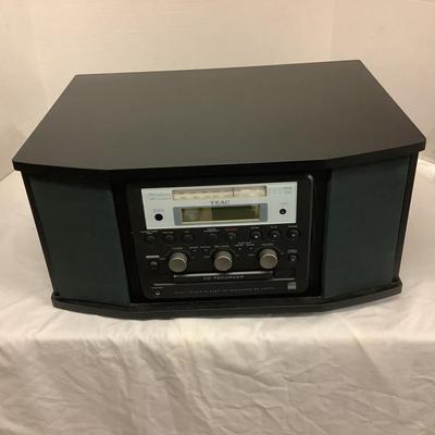 Lot. 6126. TEAC  Turntable/cassette/CD Recorder with Radio