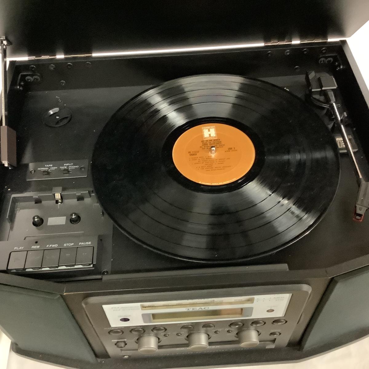 Lot. 6126. TEAC Turntable/cassette/CD Recorder with Radio