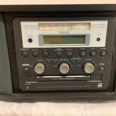 Lot. 6126. TEAC  Turntable/cassette/CD Recorder with Radio