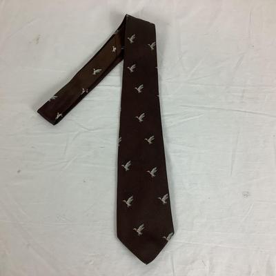 Lot. 6129. Hermes Paris Silk Flying Duck Neck Tie