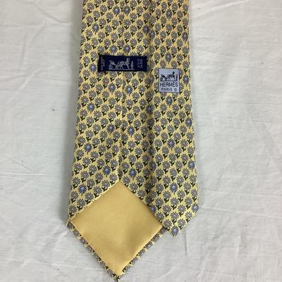 Lot 6135. Hermes Paris Tie Sunflowers