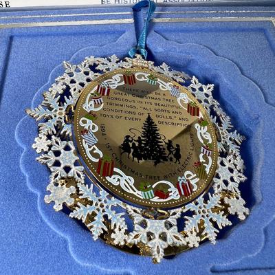 The White House Historical association Christmas Ornament 2009