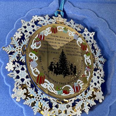 The White House Historical association Christmas Ornament 2009