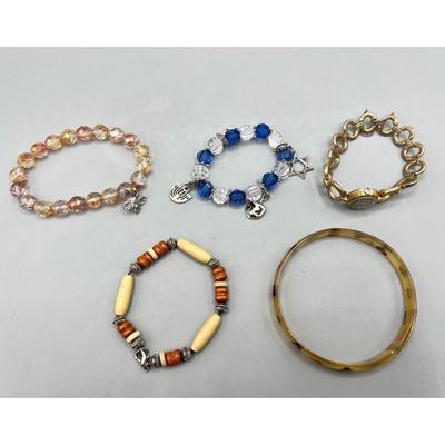 Lot of Miscellaneous Costume Jewelry Trinket Bracelets & Watch