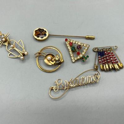 Lot of Miscellaneous Fashionable Trinket Pins