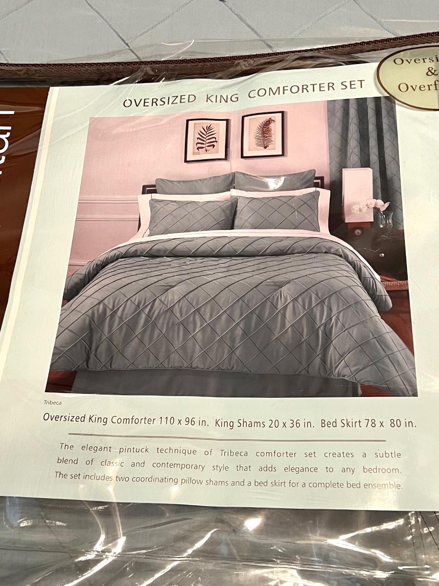 METROPOLITAN Tribeca Oversized King Comforter Set Like New