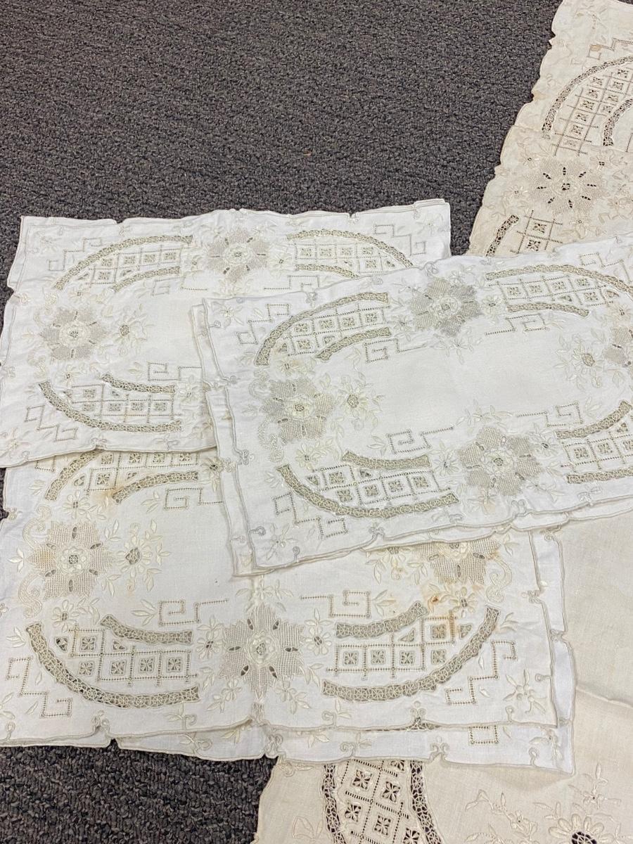 Vintage Antique Table Linen Set Runner with 6 Placemats