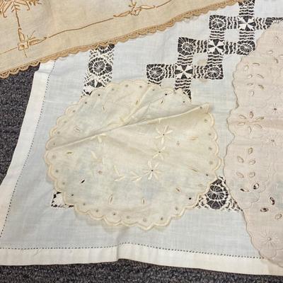 Vintage Lot of Various Table Linens