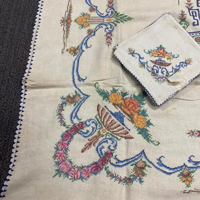 Vintage Hand Made Embroidered Tablecloth with Napkins Original Tags