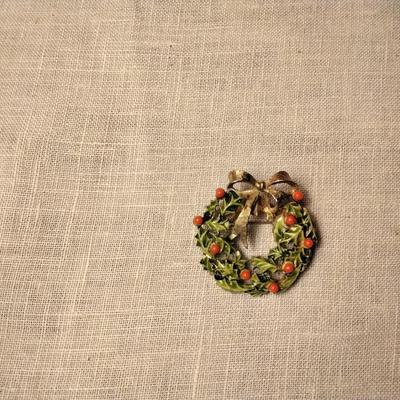 Vintage Wreath Christmas Brooch