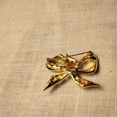 Napier Bow Christmas Brooch