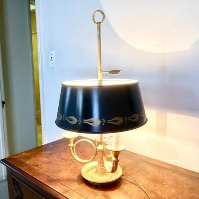 LOT H  BRASS FRENCH HORN TOLE PAINTED TABLE LAMP
