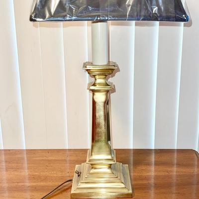 LOT K  BRASS TABLE LAMP BY STIFFEL CANDLESTICK W/BLACK SHADE.