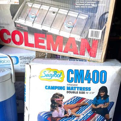 LOT Y   VINTAGE CAMPING GROUP IGLOO COOLER COLEMAN STOVE AIR MATTRESS