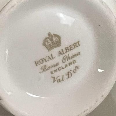 Wonderful LOT of TEACUPS FAMOUS BRANDS