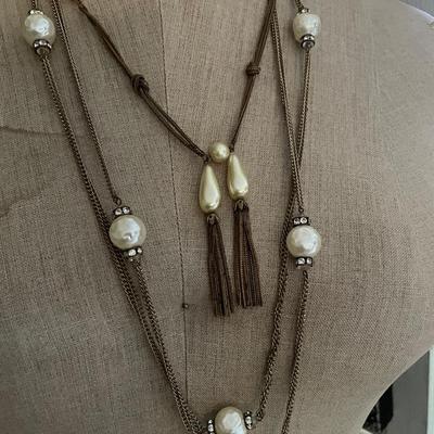 Lot KK Two strands of vintage necklaces