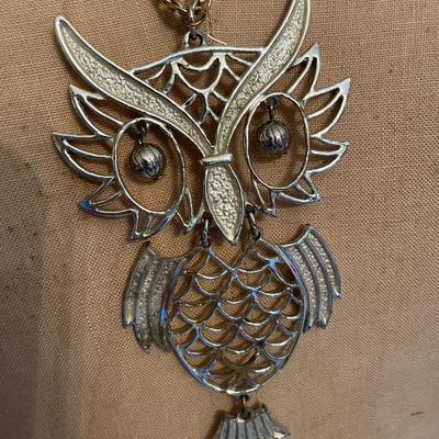 Lot RR Large Vintage Owl necklace