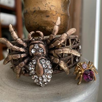 Lot YY Halloween jewelry collection