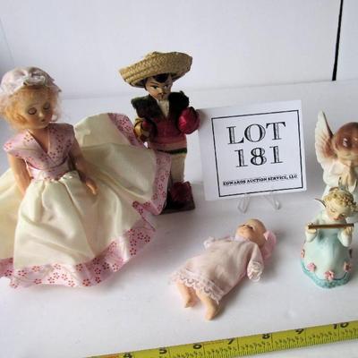 Lot of Dolls and Angels