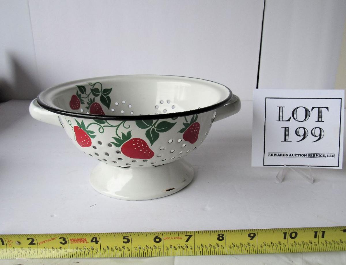 Cute Decorative Enamelware Colander