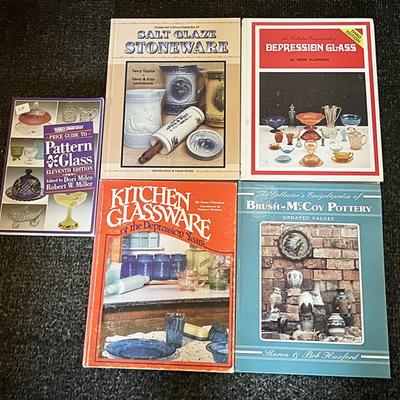 Lot ACC Group of 9 Collector Books Hummels Oak Furniture Depression Glass McCoy Pottery