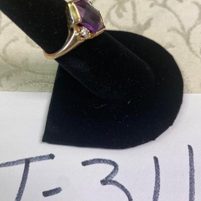 10 KT Ring with Diamonds
