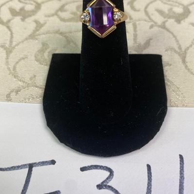 10 KT Ring with Diamonds