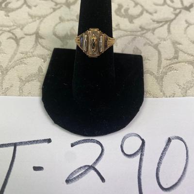 10 KT 1957 Class Ring