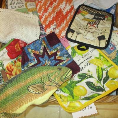 Assorted Place Mats & Potholders w/basket