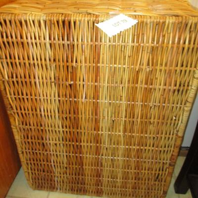 Assorted Place Mats & Potholders w/basket