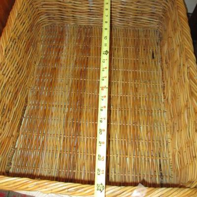 Assorted Place Mats & Potholders w/basket