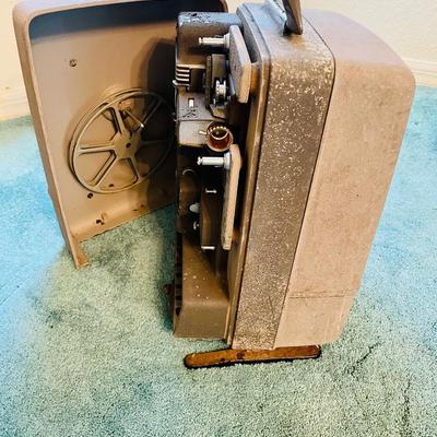 4 Vintage movie projectors : Keystone 100G, Keystone K-110 & Revere P777 (GR-NM)