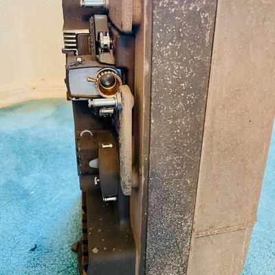 4 Vintage movie projectors : Keystone 100G, Keystone K-110 & Revere P777 (GR-NM)