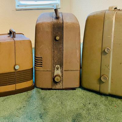 4 Vintage movie projectors : Keystone 100G, Keystone K-110 & Revere P777 (GR-NM)