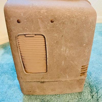 4 Vintage movie projectors : Keystone 100G, Keystone K-110 & Revere P777 (GR-NM)