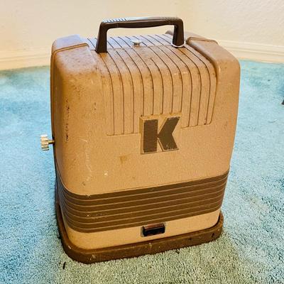 4 Vintage movie projectors : Keystone 100G, Keystone K-110 & Revere P777 (GR-NM)
