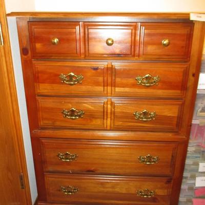 Broyhill Chest of Drawers
