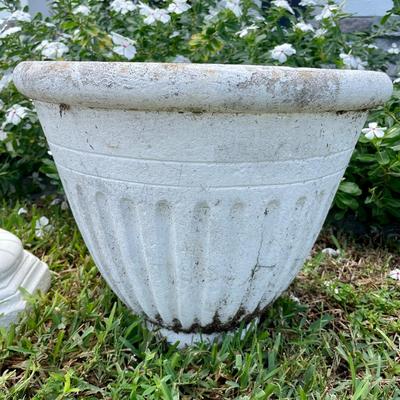 Yard decor (L - NM)