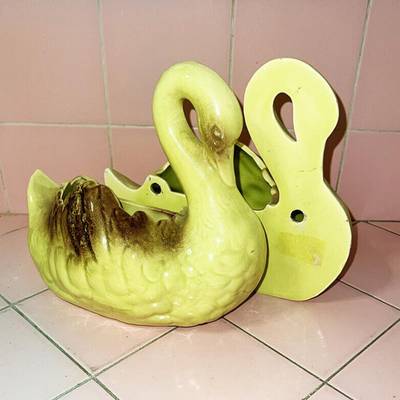 Lot AFF 2 Vintage ceramic Swan Wall Pockets Vase 1950s Chartreuse Bert's Furniture Chino