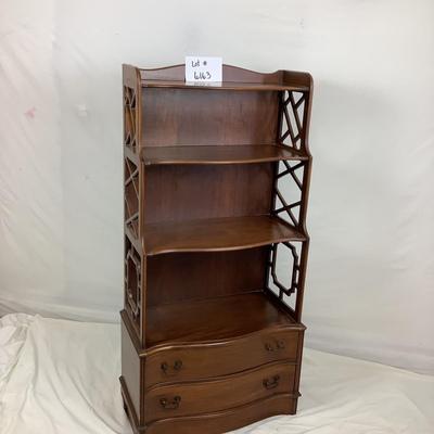 Lot. 6163. Chippendale Bookcase with 2 Drawers