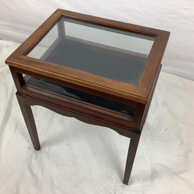 Lot.6164. Glass Case Display Table