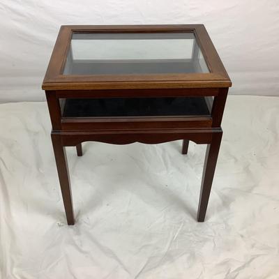 Lot.6164. Glass Case Display Table