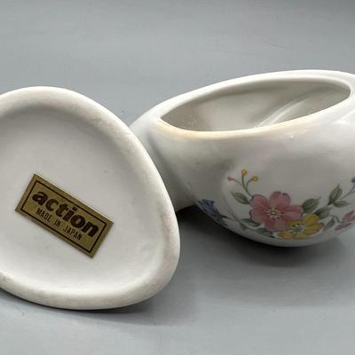 Vintage Retro Porcelain Cat Trinket Dish with Flower Design