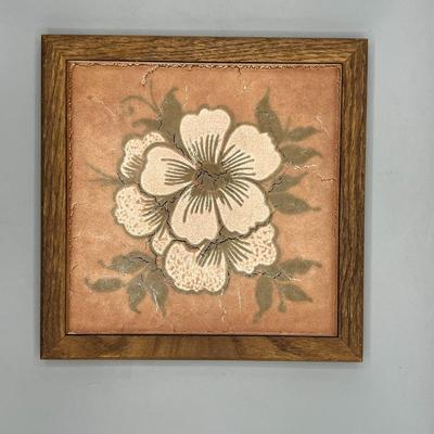 Vintage Flower Pattern Tile Trivet with Wood Frame