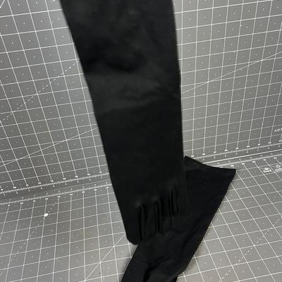 Beautiful Black Evening Gloves Size B 