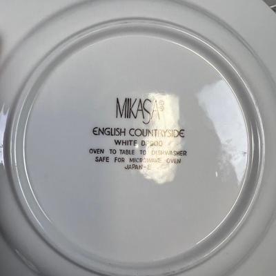 Mikasa White Country Dishes 
